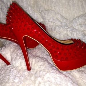 Christian Louboutin Size 8.5 euro size 41